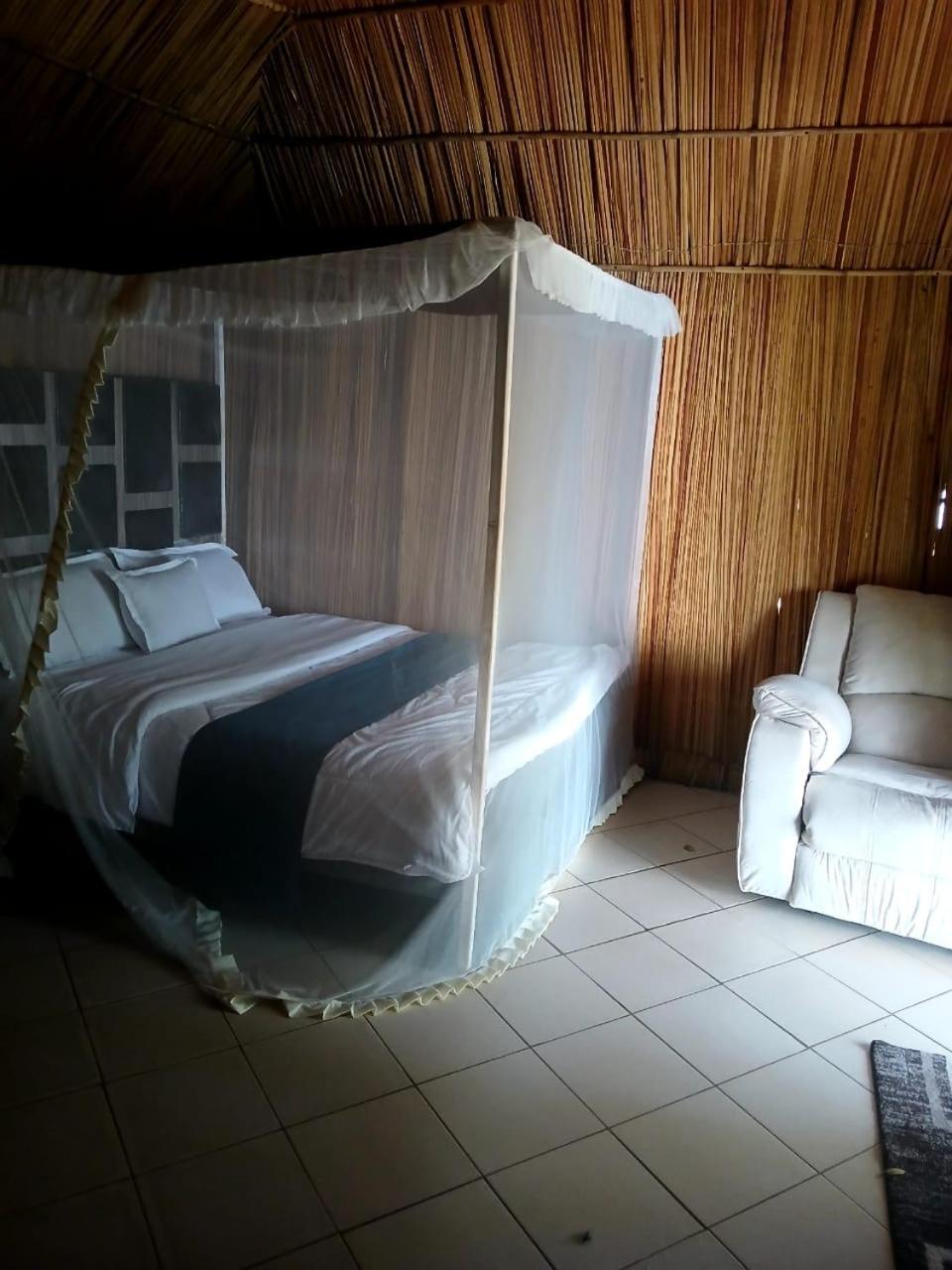 Ches Bay Resort Nangina Esterno foto
