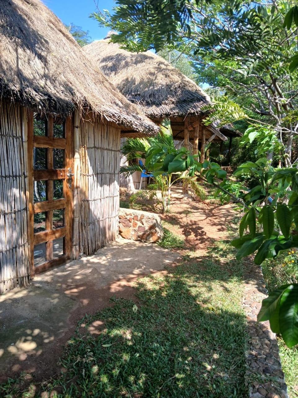 Ches Bay Resort Nangina Esterno foto