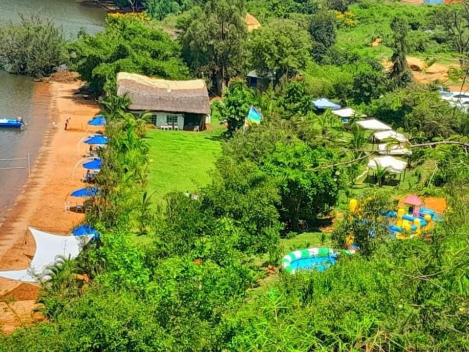 Ches Bay Resort Nangina Esterno foto